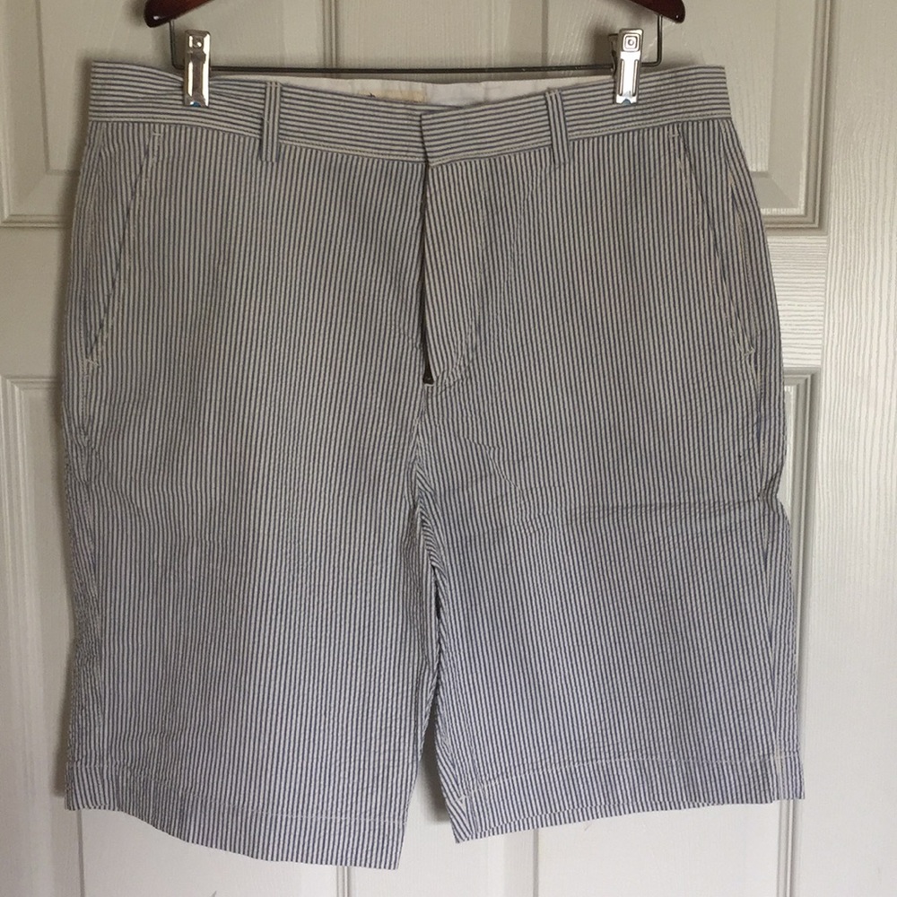 JCREW shorts seersucker blue and white 33w